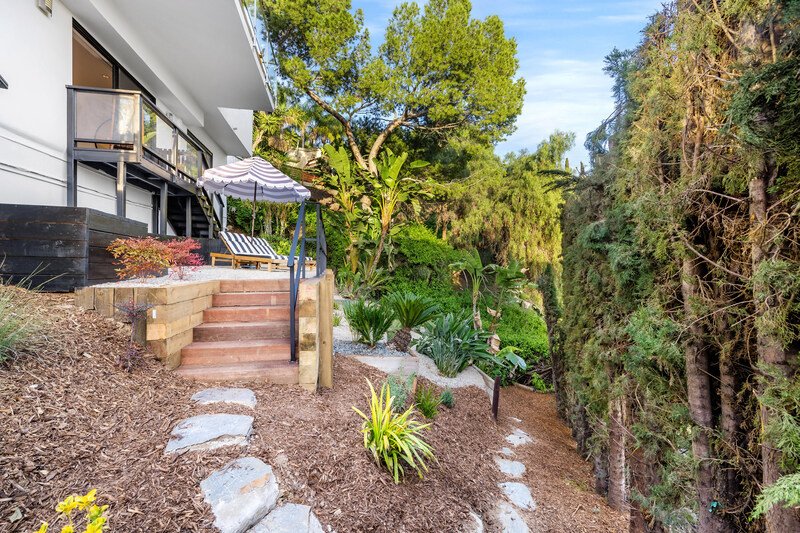 jardín con escalones un espacio de casa velaris